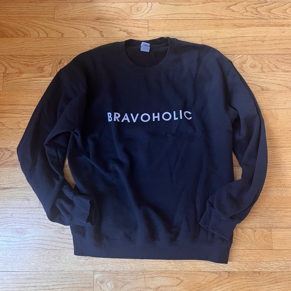 Bravaholic medium Gildan sweatshirt